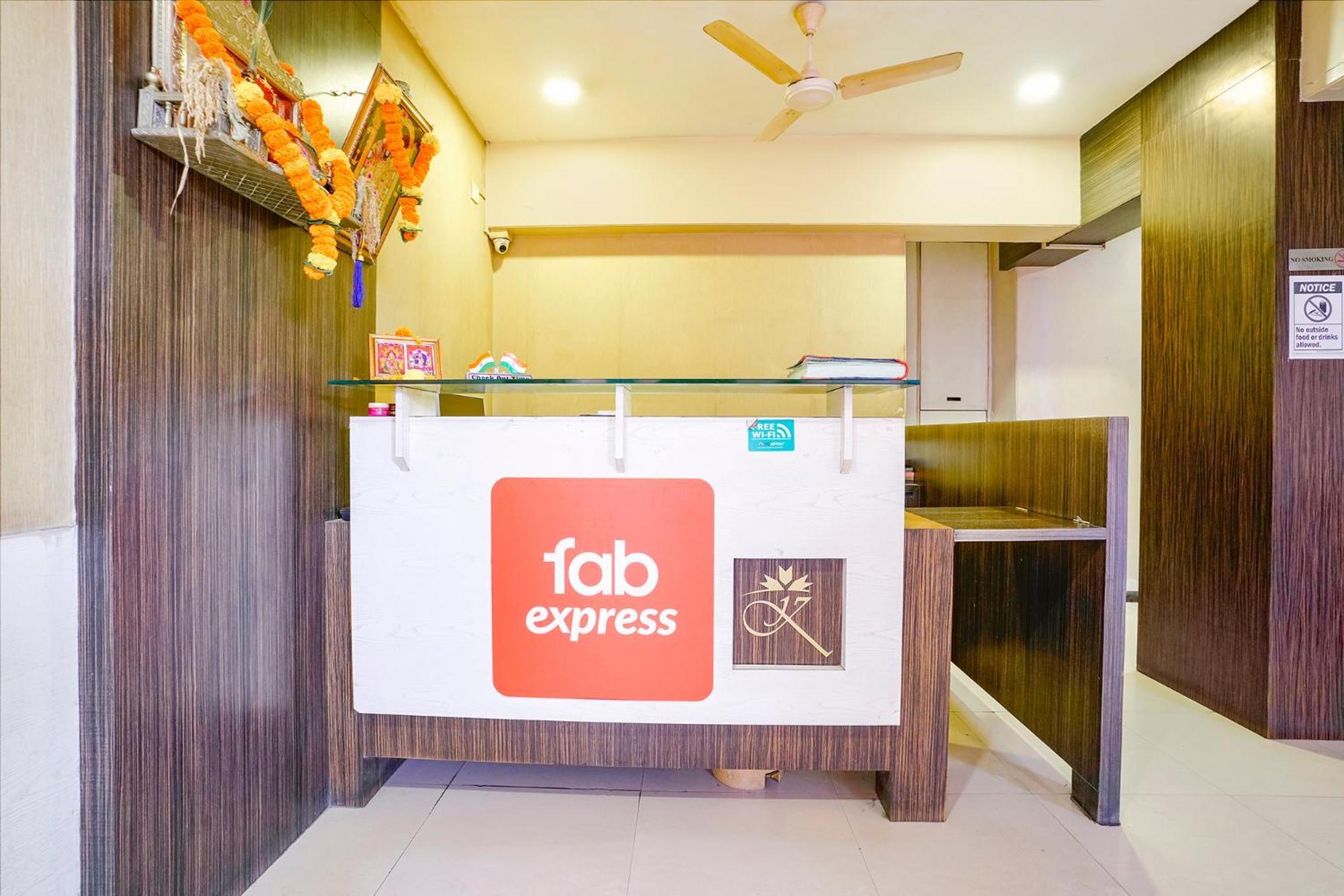 Hotel Kuber By WB Inn Navi Mumbai Exterior foto